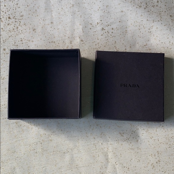 Auth mini Prada box - Picture 2 of 3